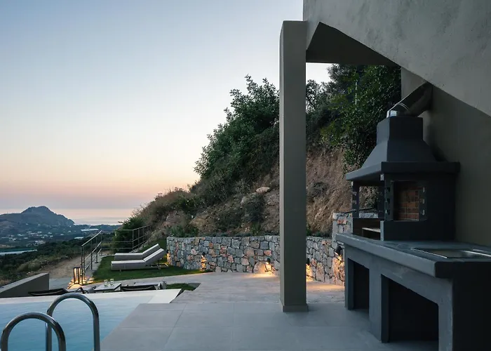 Epsilon Villa, Private Swimming Pool Garden, Panoramic Sunset