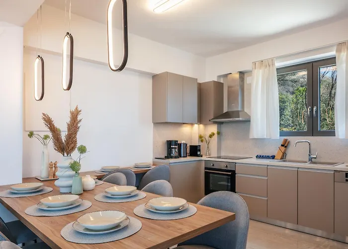 Epsilon Villa, Private Swimming Pool Garden, Panoramic Sunset *