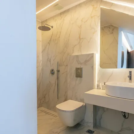 Epsilon Villa, Private Swimming Pool Garden, Panoramic Sunset