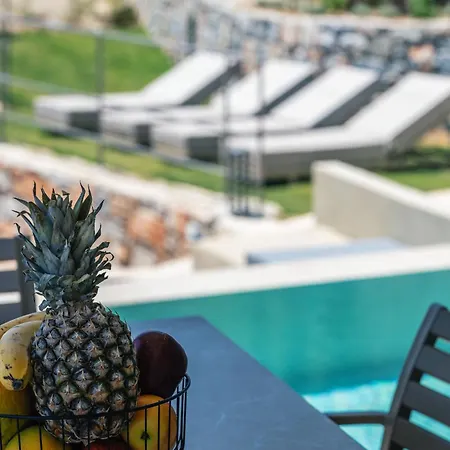 Epsilon Villa, Private Swimming Pool Garden, Panoramic Sunset